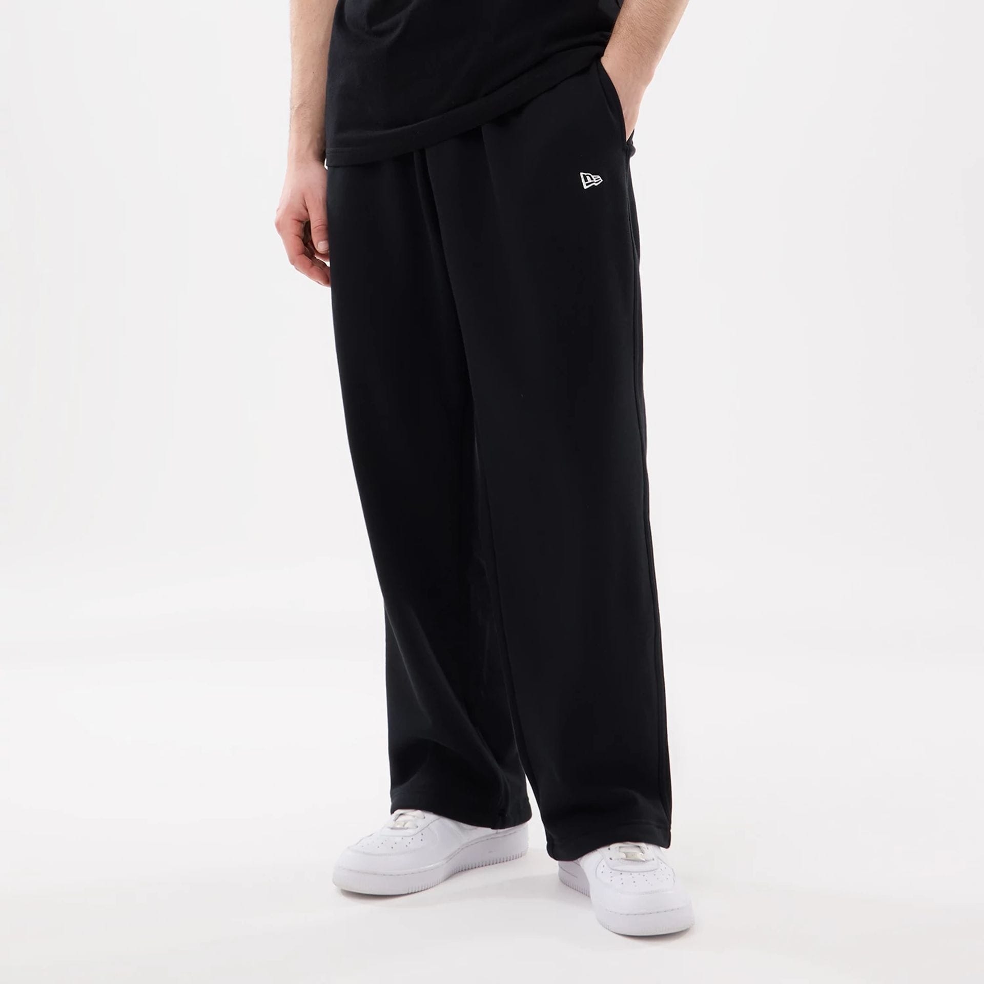 New Era Black Straight Legged Joggers-kentox