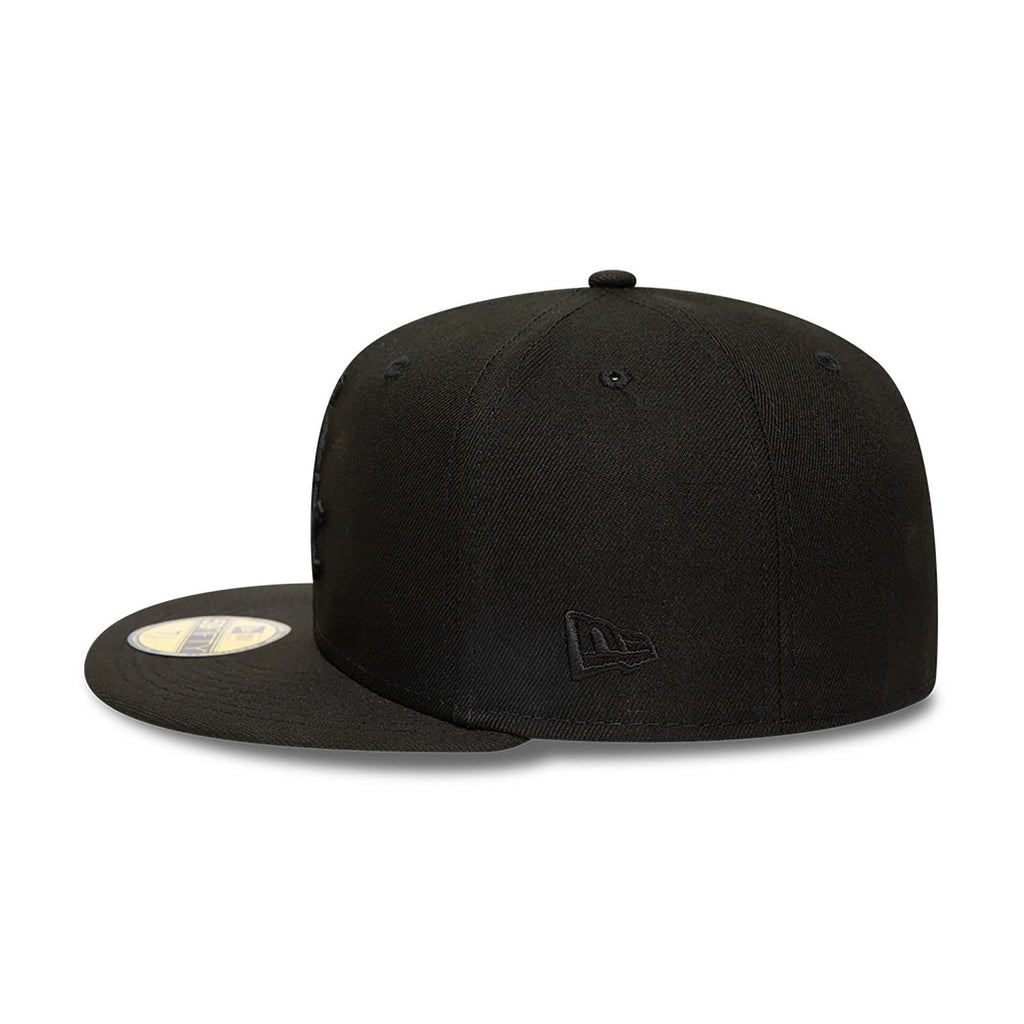 Chicago White Sox MLB Black on Black 59FIFTY Fitted Cap-kentox