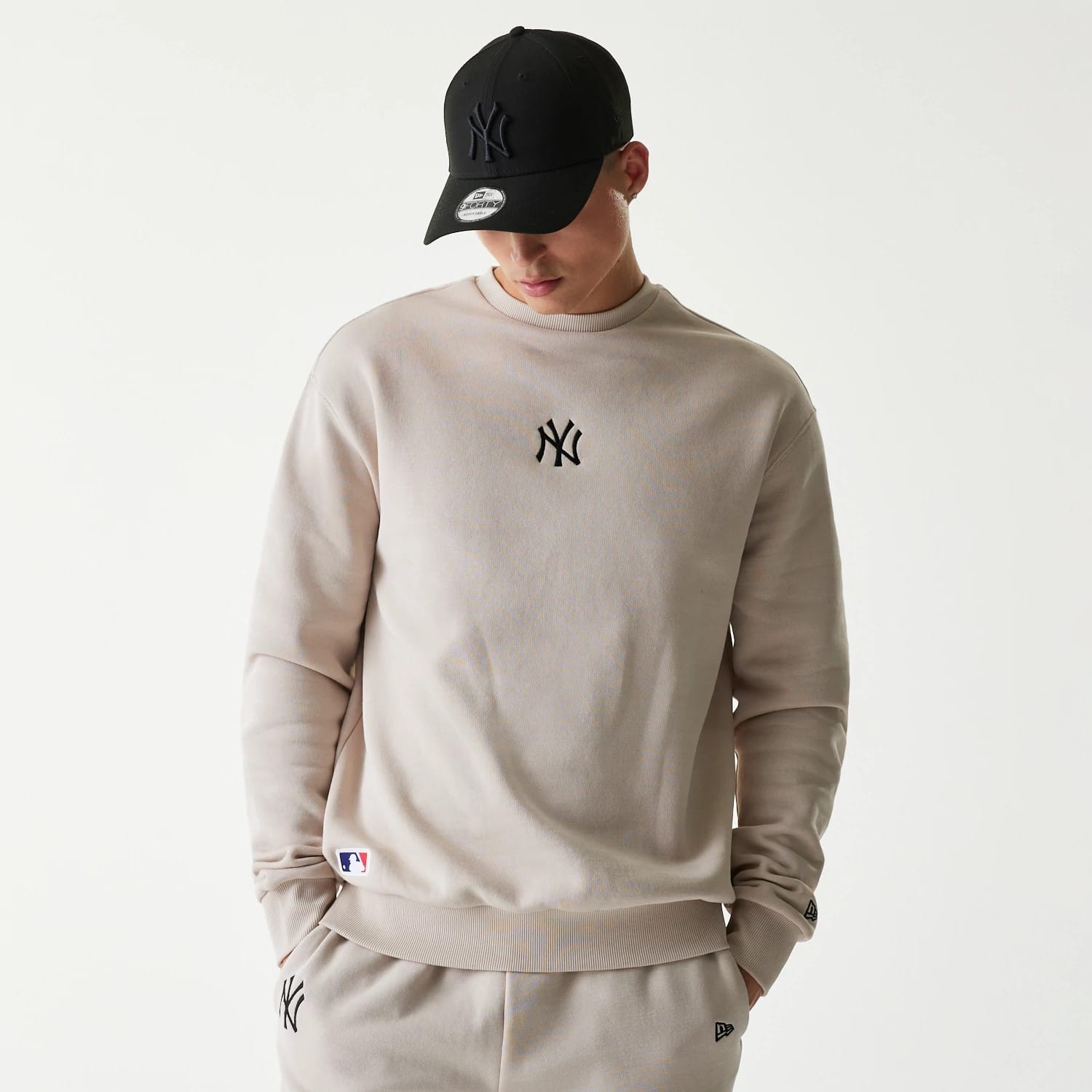 New York Yankees MLB League Essential Midi Cream Oversized Crew Neck Sweater-kentox