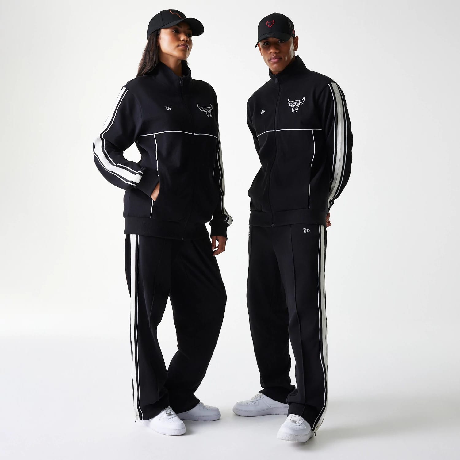 Chicago Bulls NBA Outline Black Track Jacket-kentox