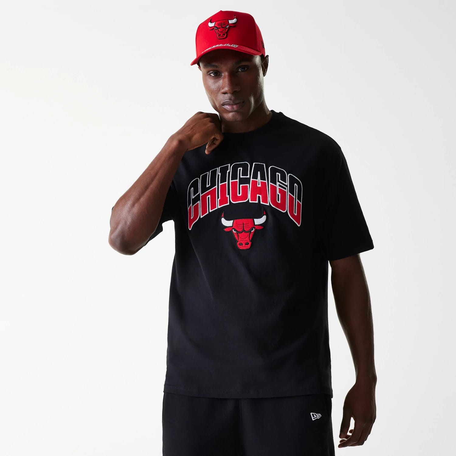 Chicago Bulls NBA Arch Graphic Black Oversized T-Shirt-kentox