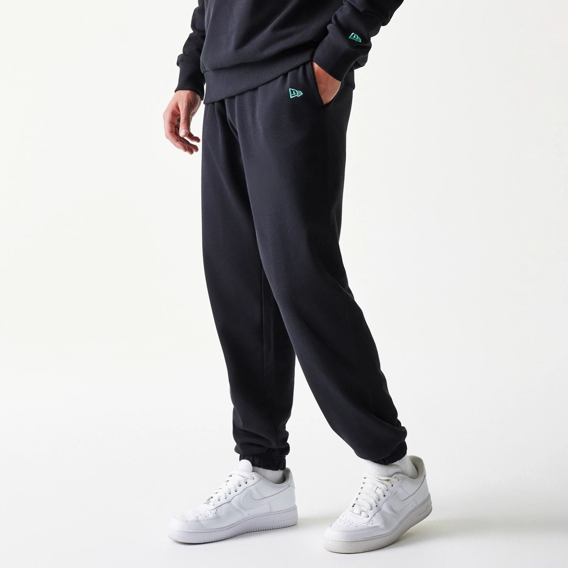 Chicago Bulls NBA League Essential Black Joggers-kentox