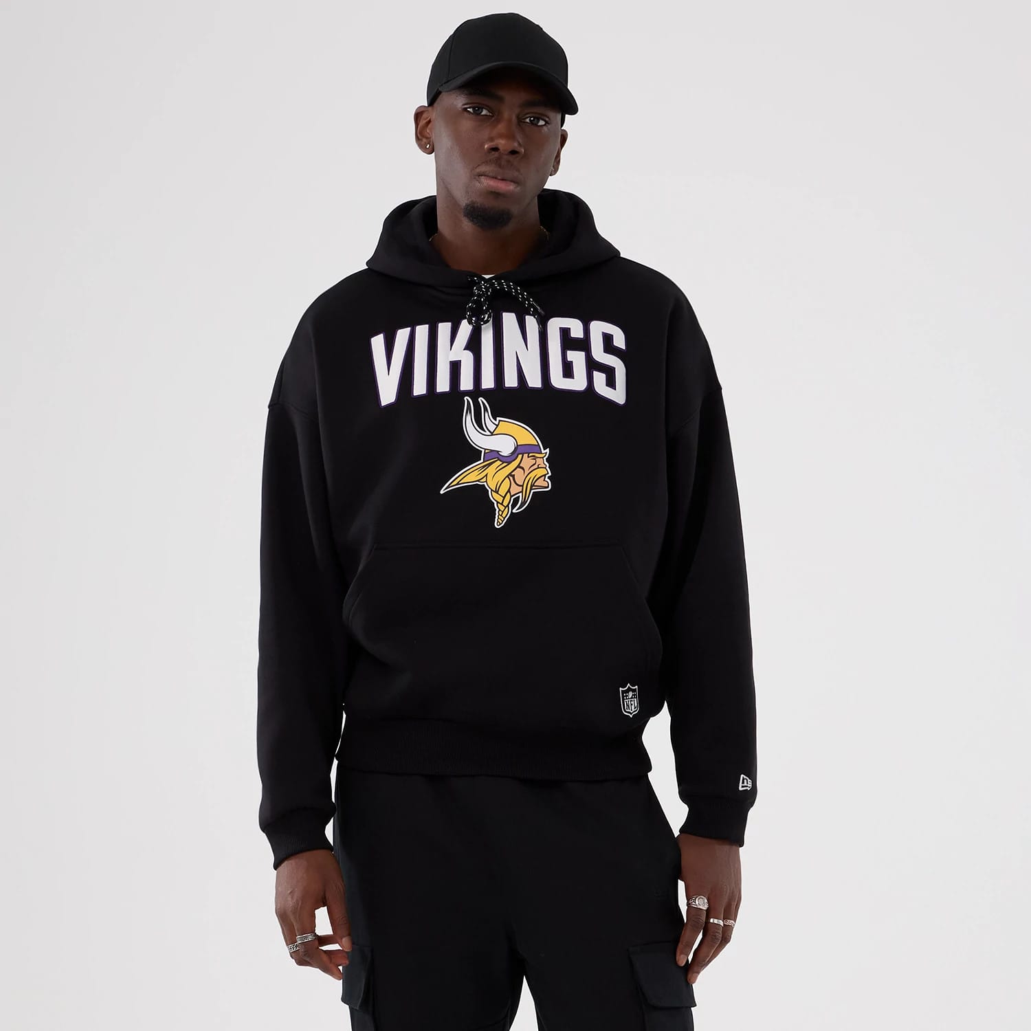 Minnesota Vikings NFL International Series Games 2025 Black Premium Pullover Hoodie-kentox