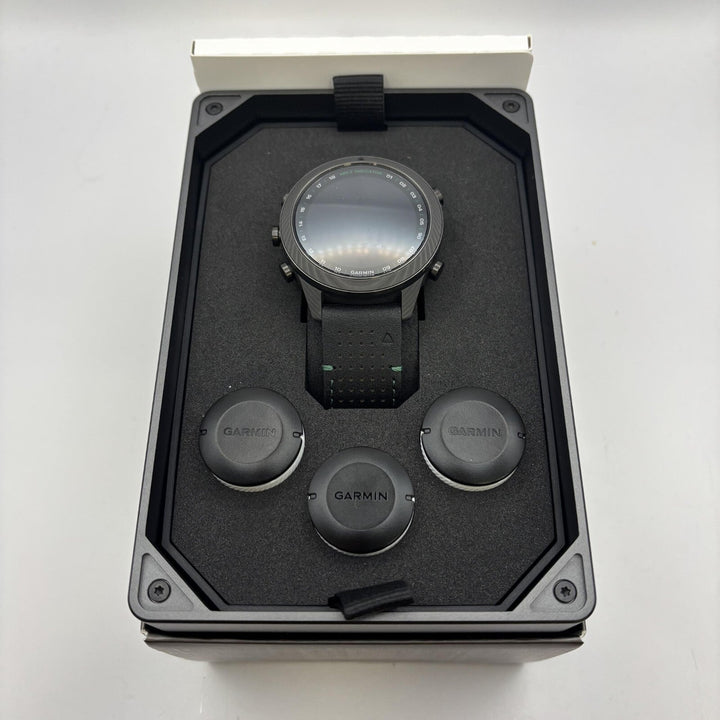 Garmin MARQ Golfer (Gen 2) Carbon Edition w/ Black Band (GPS) - Excellent