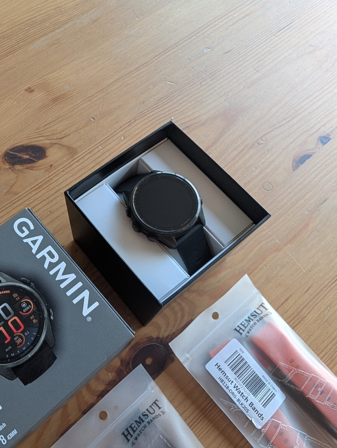 Garmin Fenix 8 Amoled Sapphire 43mm + Spare straps - Excellent Condition!