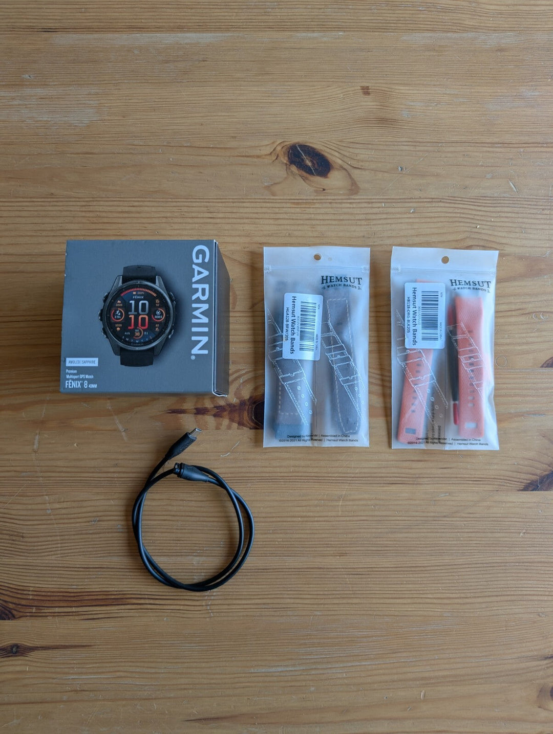 Garmin Fenix 8 Amoled Sapphire 43mm + Spare straps - Excellent Condition!